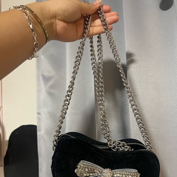 Kurt Geiger Black Heart Clutch with Silver Bow - Picture 2 of 3